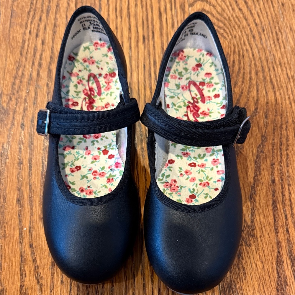 New Capezio tap shoes size 11.5